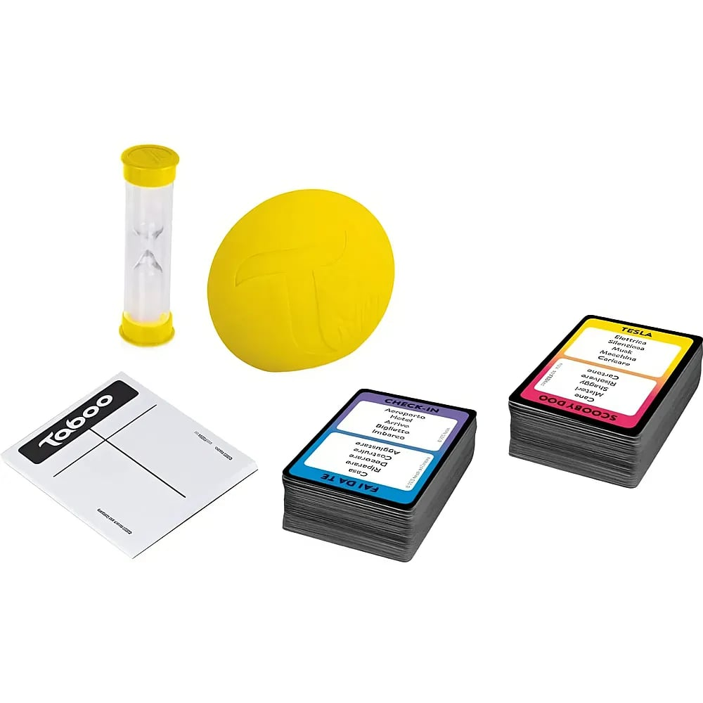 Taboo-Spielkomponenten: Sanduhr, gelber Ball, Notizblock und zwei Kartenstapel auf weißem Hintergrund.