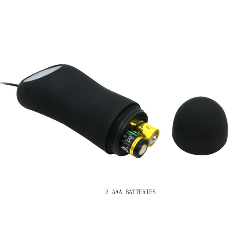 Ein schwarzes Gerät mit offenem Deckel, der zwei AAA-Batterien im Inneren zeigt, neben der abgebrachten Kappe.