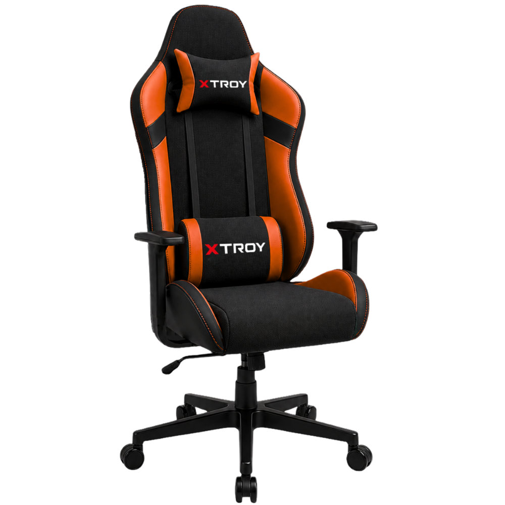 Başlık ve bel yastığında XTRGY logosu bulunan siyah ve turuncu ergonomik oyuncu koltuğu, beyaz arka plan.