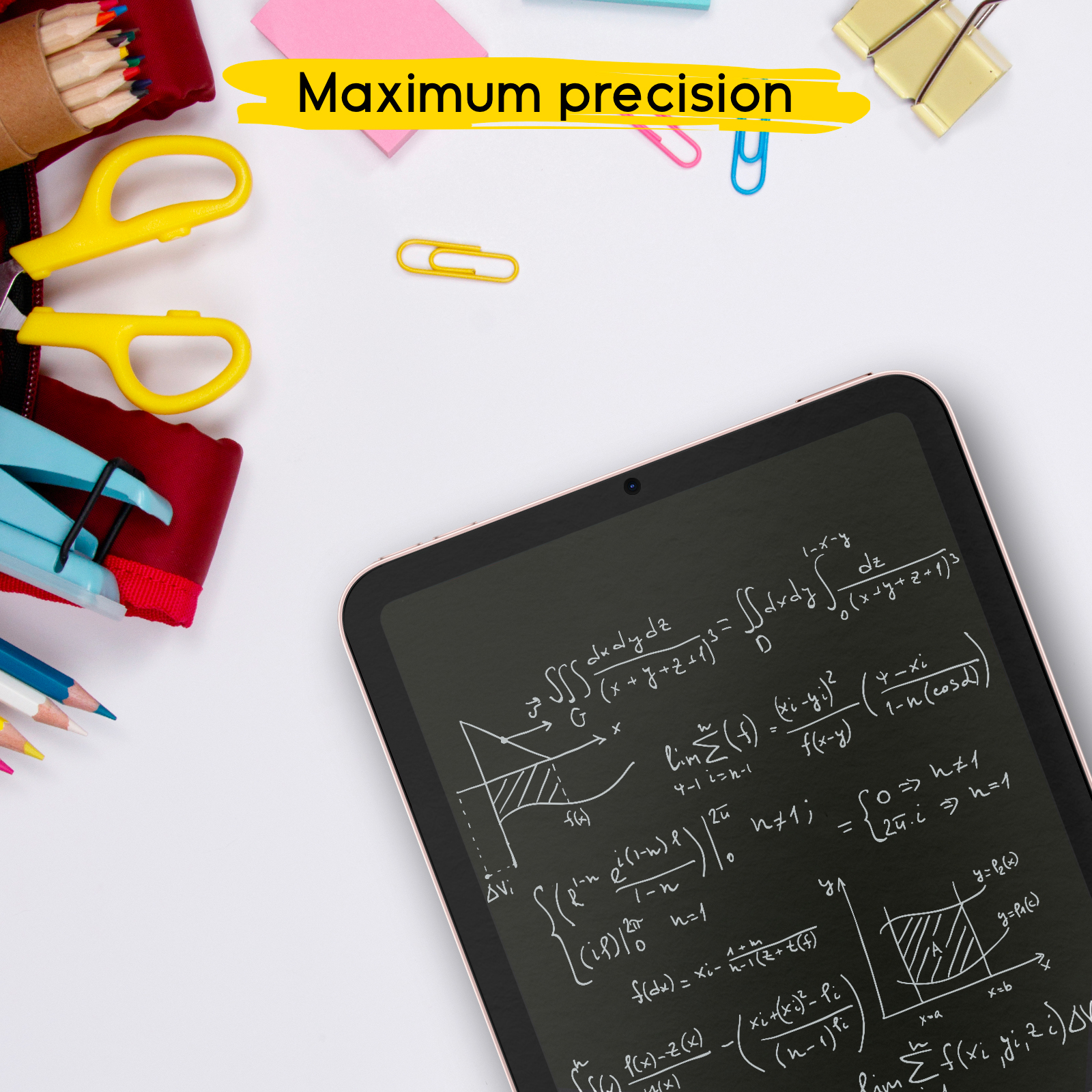 Una tableta con fórmulas matemáticas rodeada de útiles escolares como bolígrafos, tijeras y clips sobre un fondo blanco.
