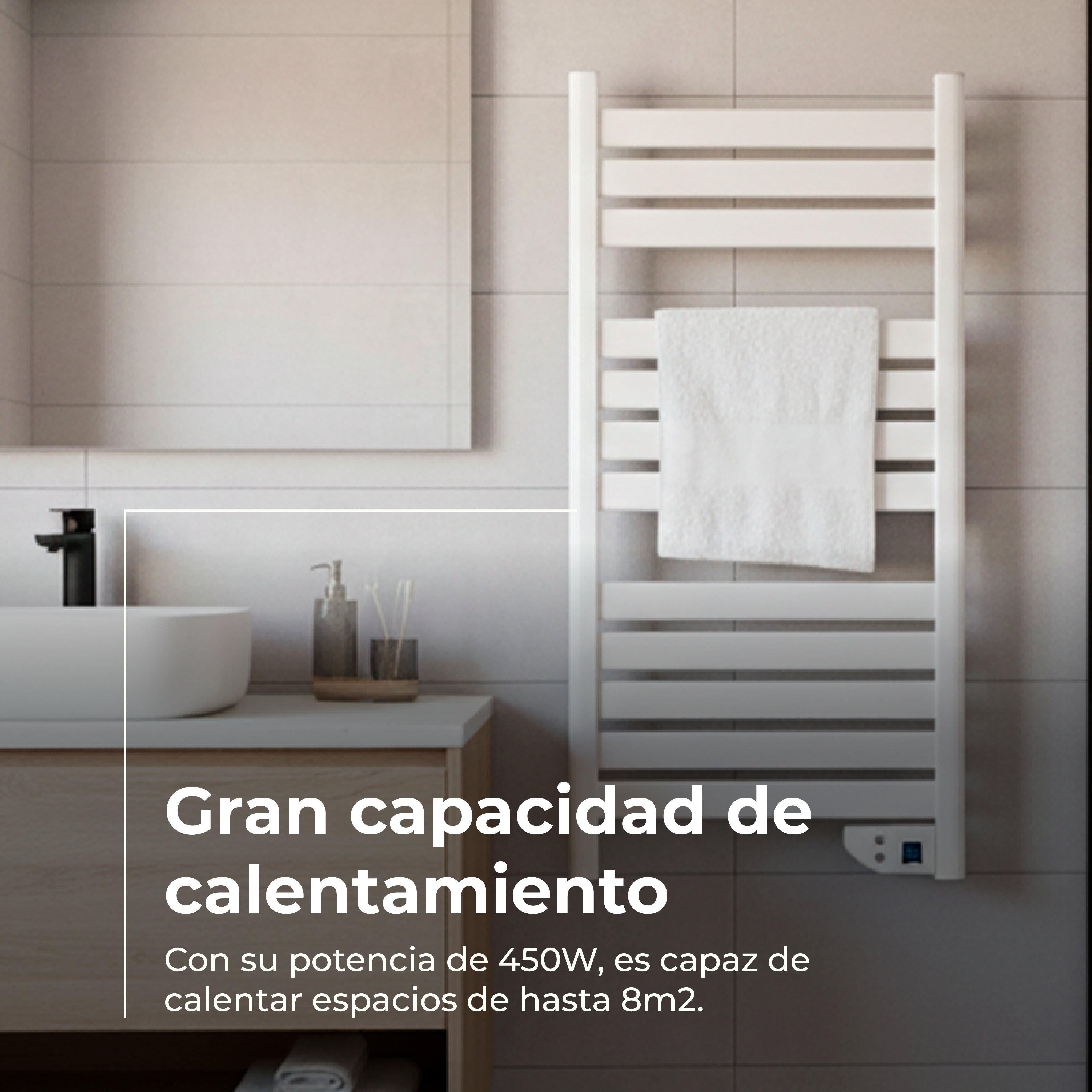 Toallero eléctrico blanco en una pared alicatada de un baño moderno.