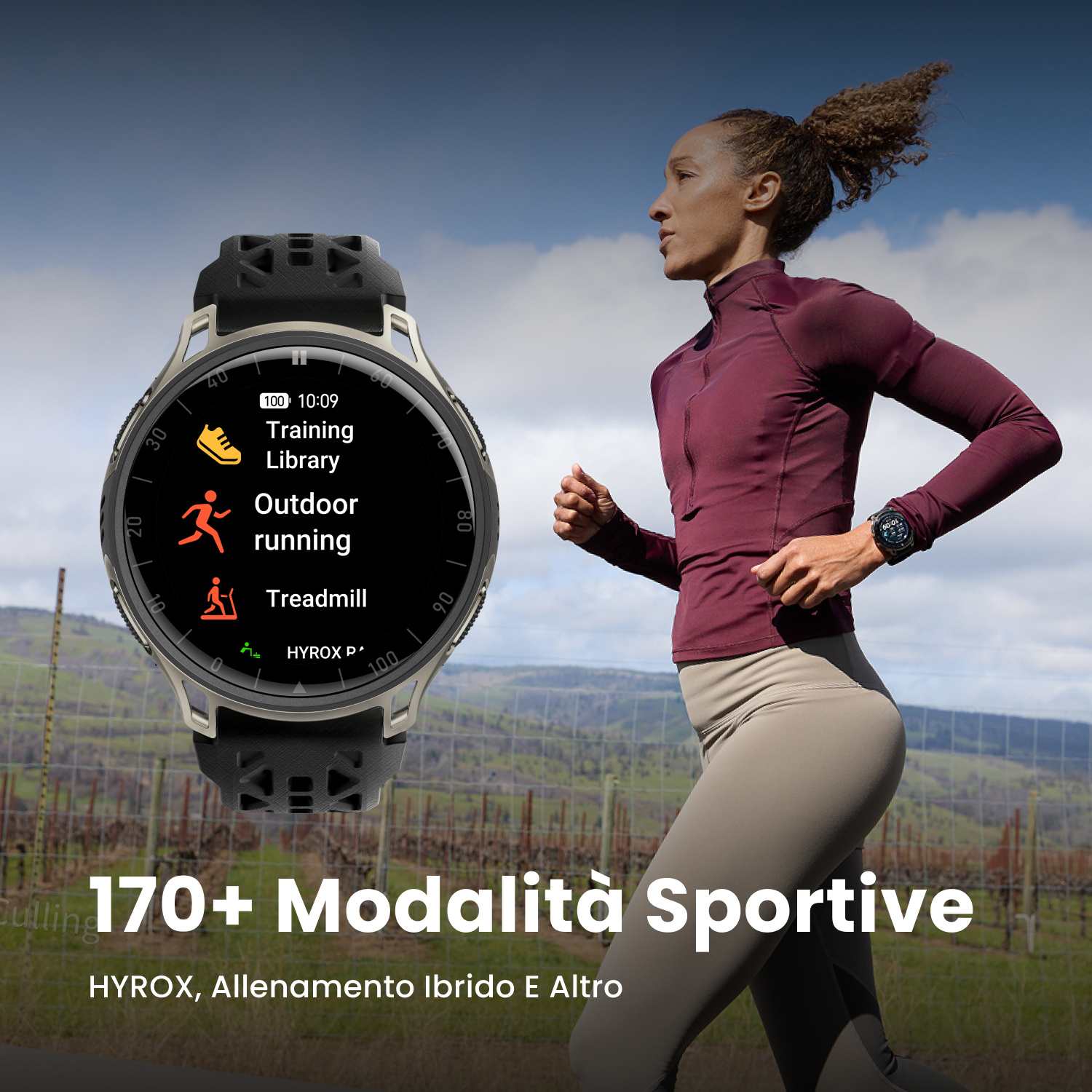 Une montre de sport avec modes d'entraînement à côté d'une femme courant.
