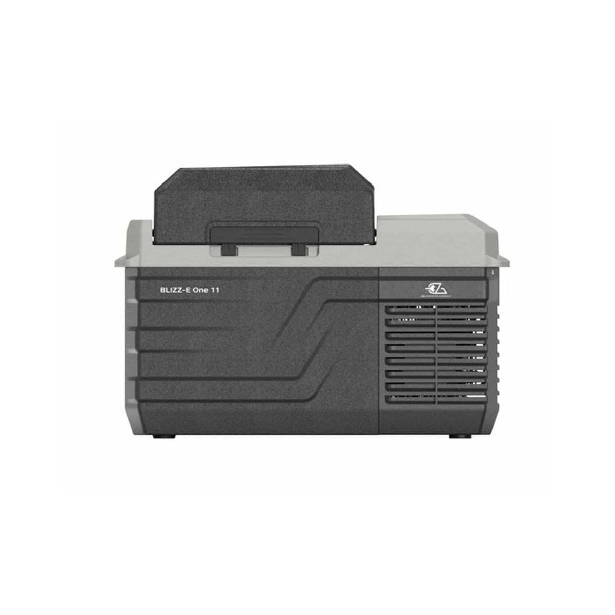 Eine schwarz-graue mobile Kompressor-Kühlbox BLIZZ-E One 11 vor weißem Hintergrund.