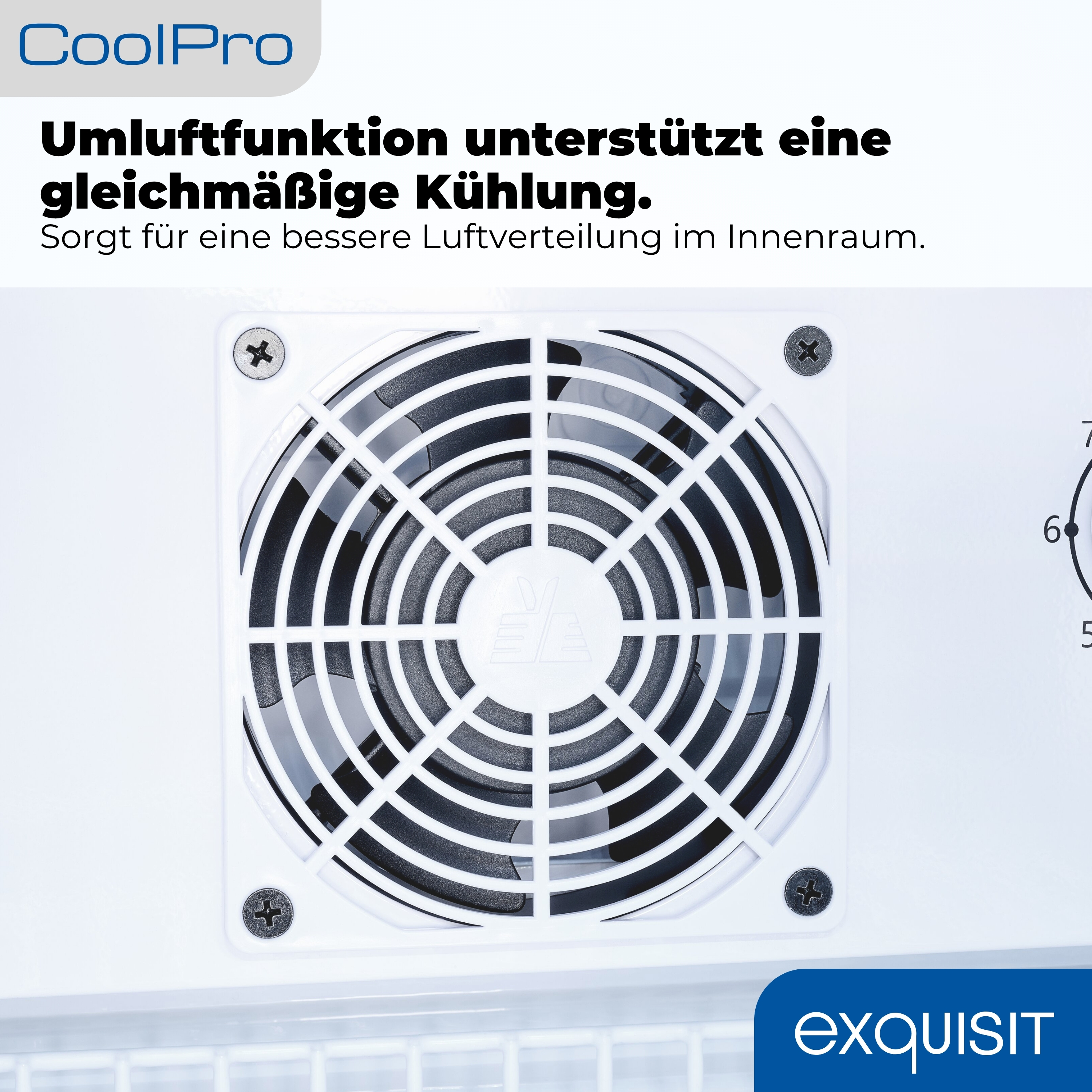 Ein weißer Ventilator mit Schutzgitter in einem Gerät, beschriftet mit Umluftfunktion.