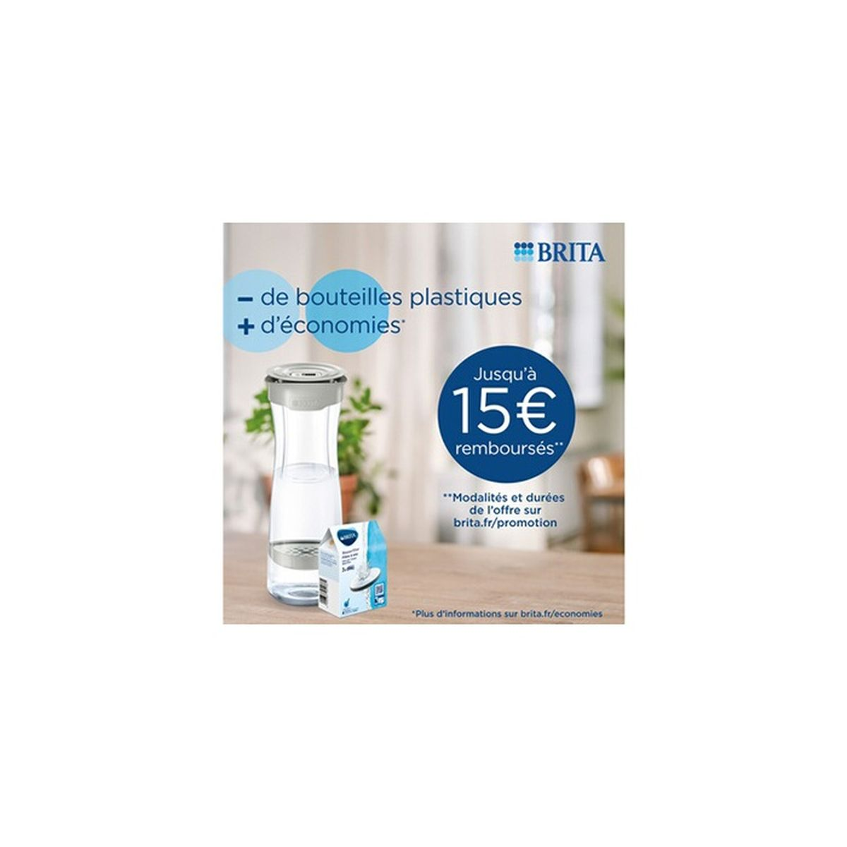 Immagine promozionale Brita con filtro acqua e bottiglia su superficie in legno.