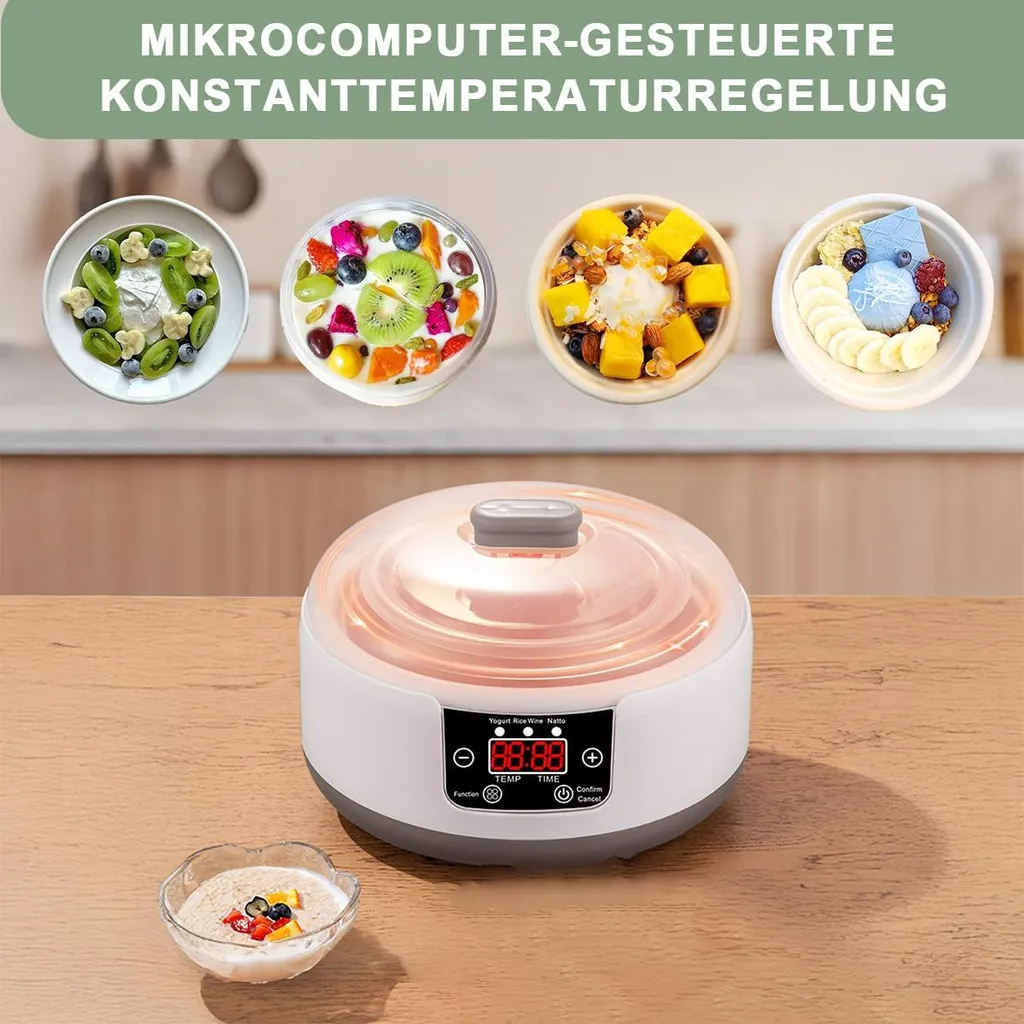 Joghurtbereiter auf einem Tisch mit vier verschiedenen Bowls mit Früchten oben.