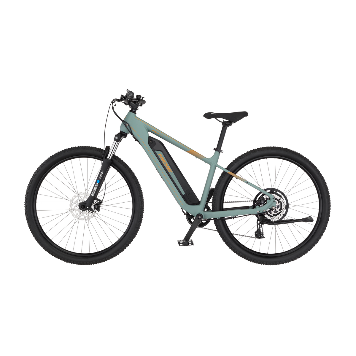 Ein mattgrünes E-Bike mit schwarzem Akku im Rahmen, Vorder- und Hinterraddämpfung sowie Ständer auf weißem Hintergrund.