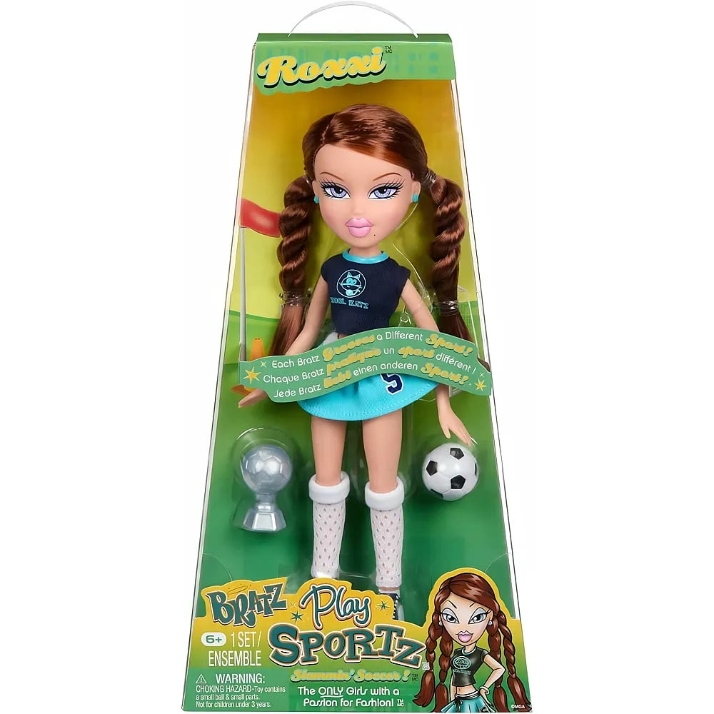 Roxxi Bratz Puppe in Box mit Zubehör wie einem Fußball und einer Trophäe.