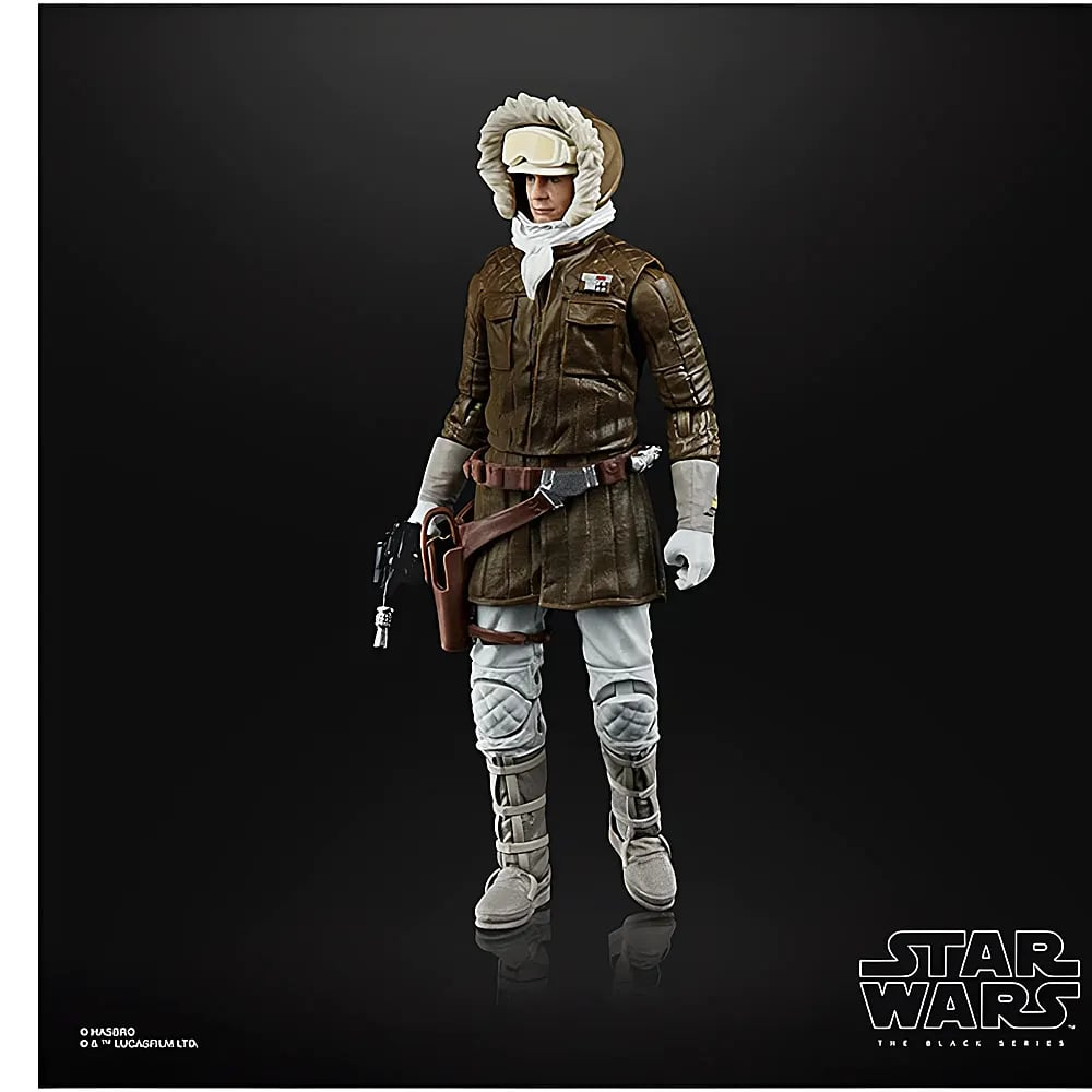 Eine Star Wars Actionfigur von Han Solo im Hoth-Outfit mit brauner Jacke, weißer Kapuze und Blaster.