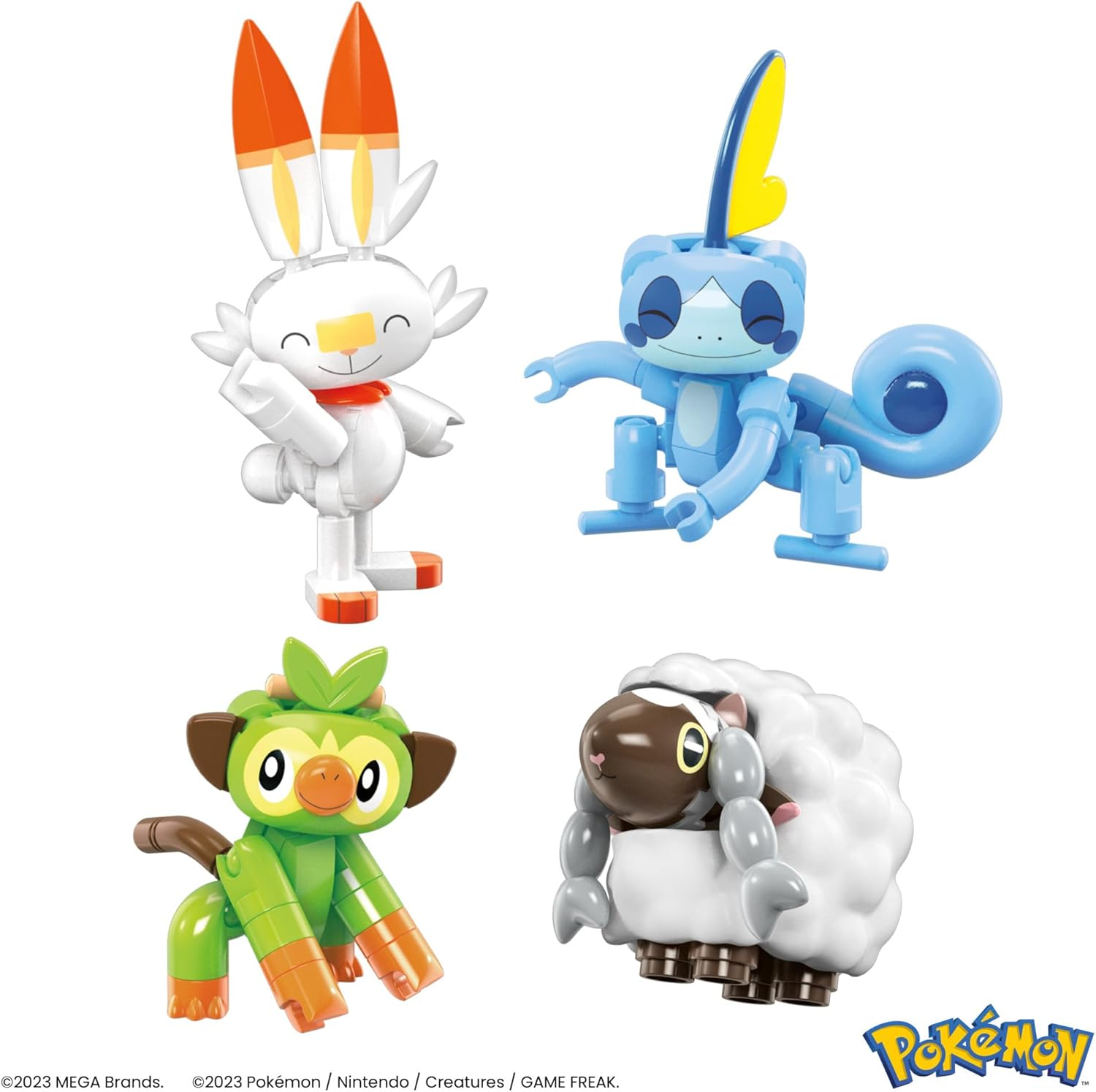 Vier baubare Pokémon-Figuren: Hopplo, Memmeon, Chimpep und Wooloo auf weißem Hintergrund.