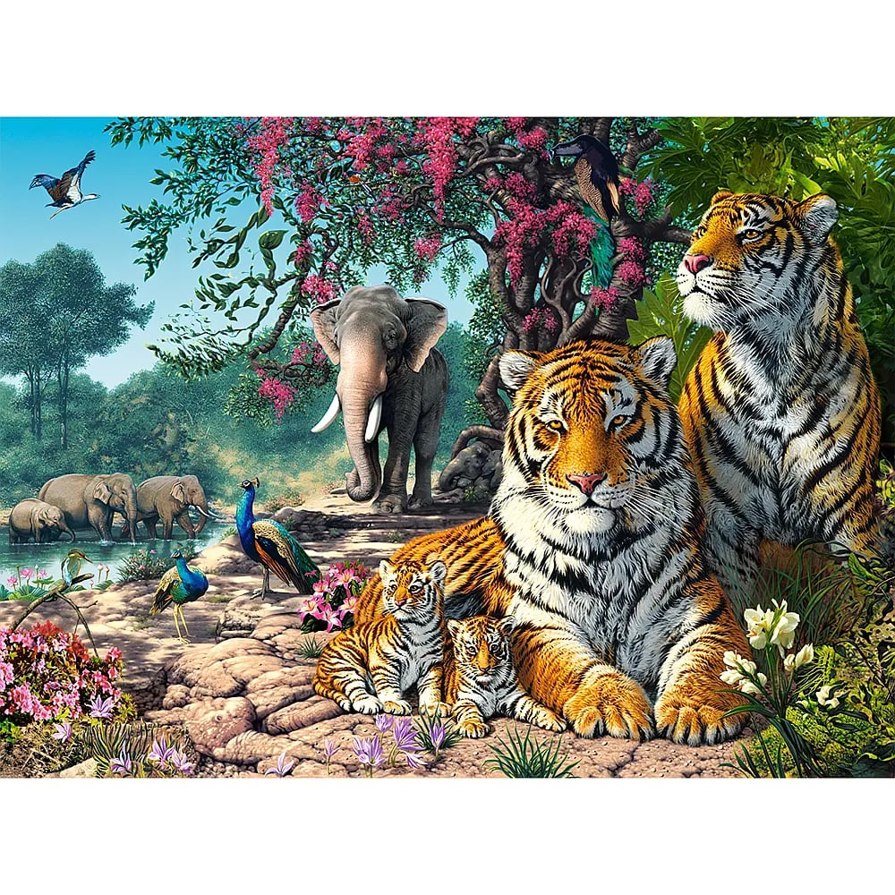 Tiger, Elefanten und Pfauen in einem üppigen Dschungel mit rosa Blütenbäumen und einem Fluss.