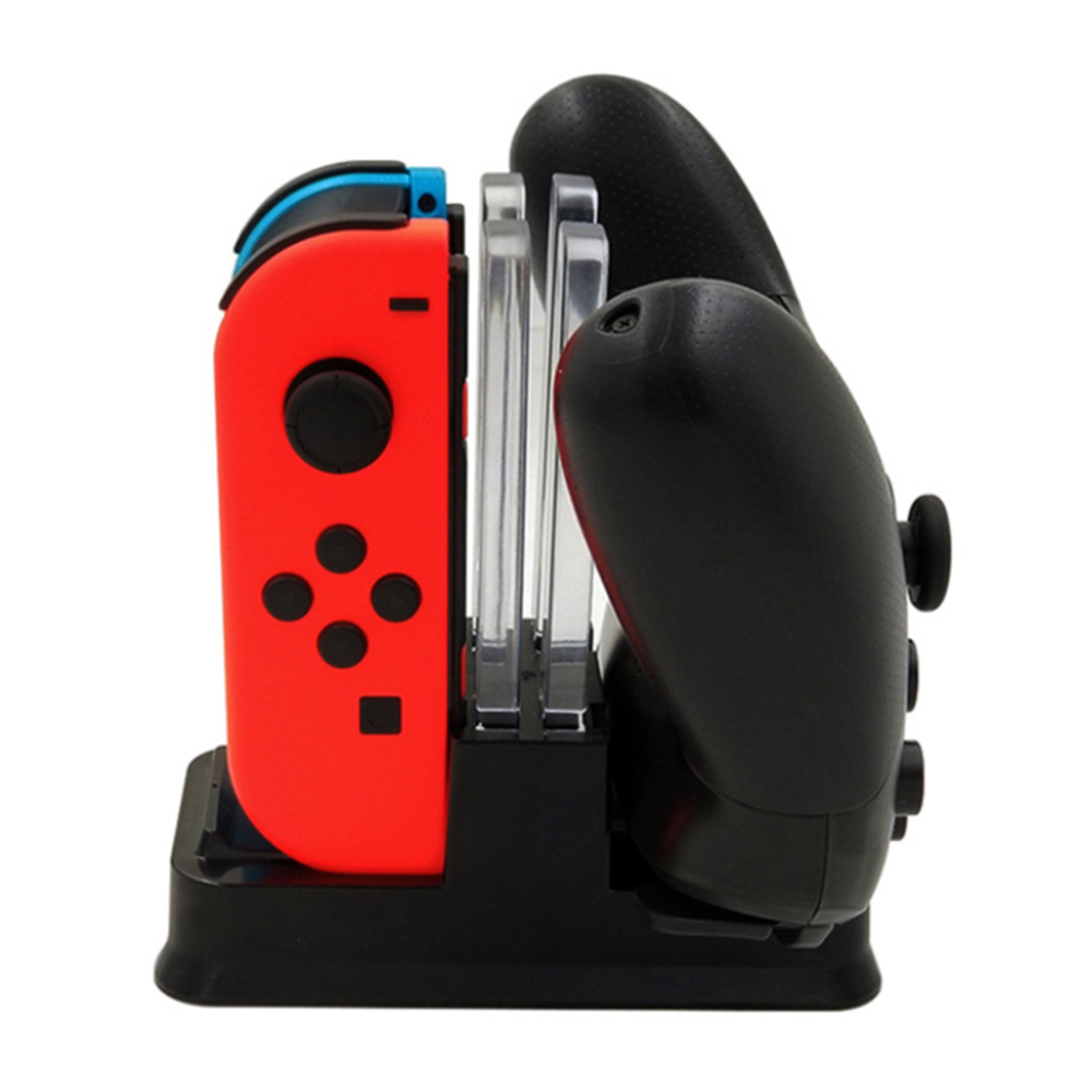 Eine schwarze Ladestation mit roten Joy-Con-Controllern, Spielhüllen und zwei schwarzen Controllern.