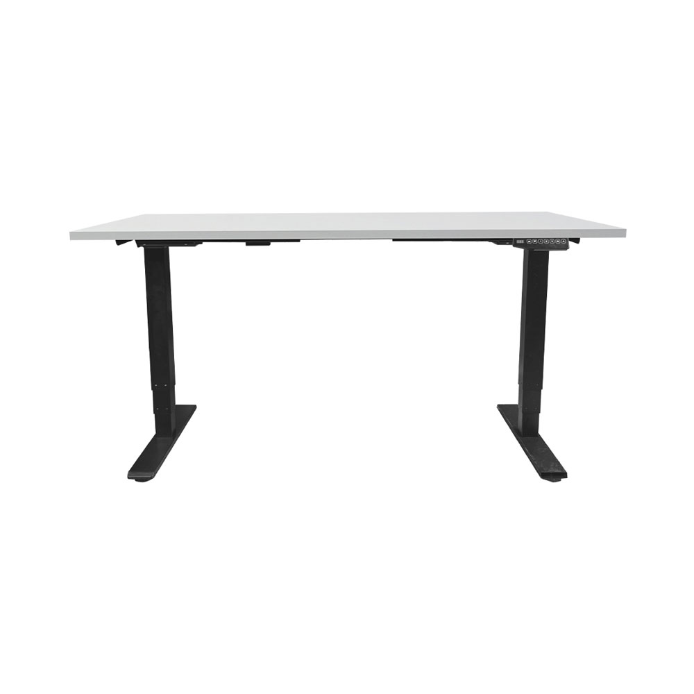 Una scrivania regolabile in altezza con piano bianco e struttura nera su sfondo bianco.