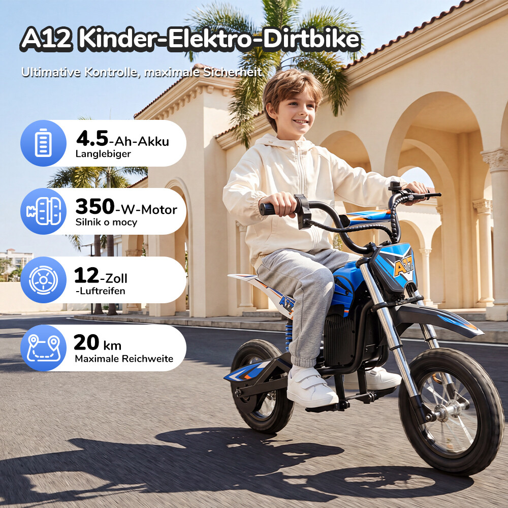 Un ragazzo guida una minimoto elettrica blu davanti a una villa.