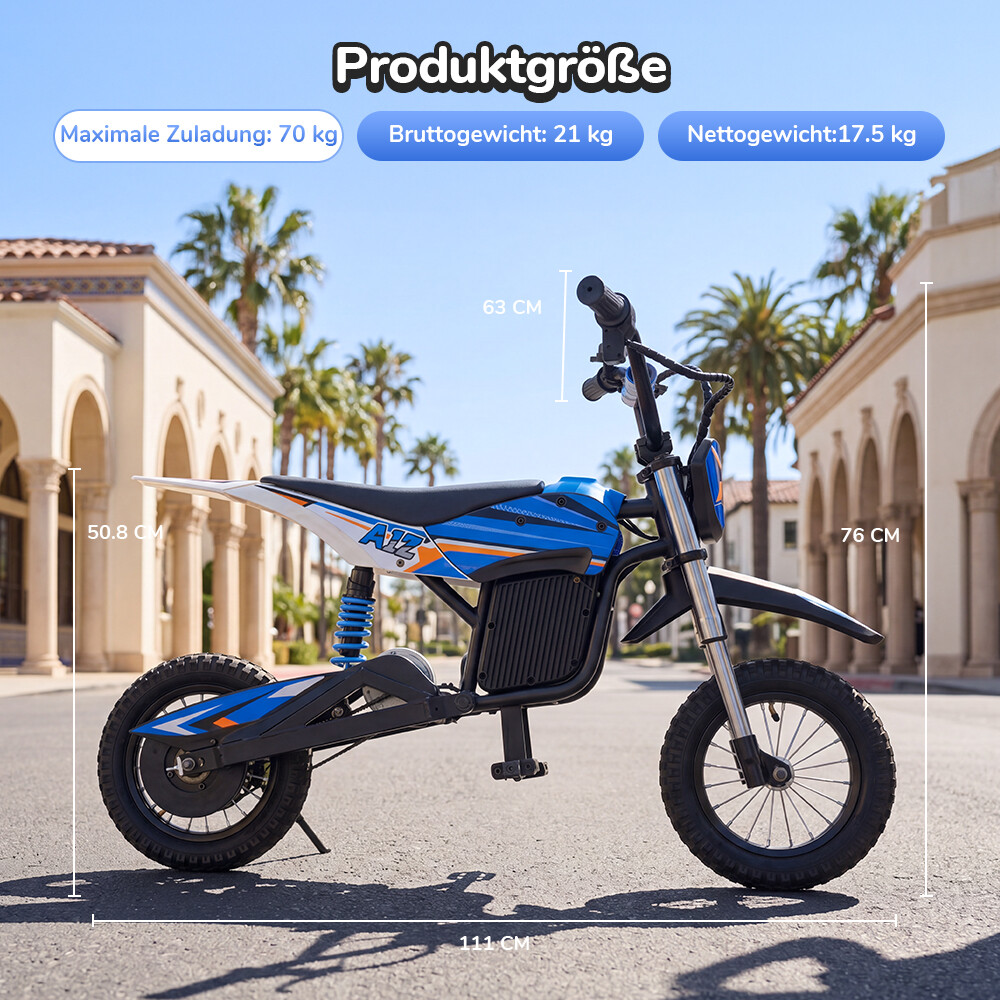 Dimensioni di una moto elettrica blu per bambini su una strada con edifici e palme sullo sfondo.