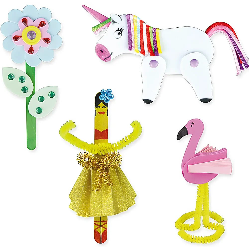 Bastelarbeiten auf weißem Grund: eine blaue Blume, ein Einhorn, eine Hula-Tänzerin und ein rosa Flamingo.