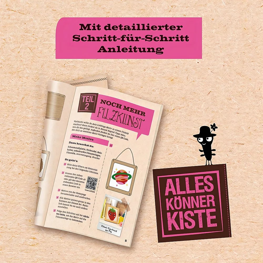Eine offene Bastelheftseite betitelt Noch Mehr Filzkunst mit Anleitung und Bildern auf strukturiertem Hintergrund.