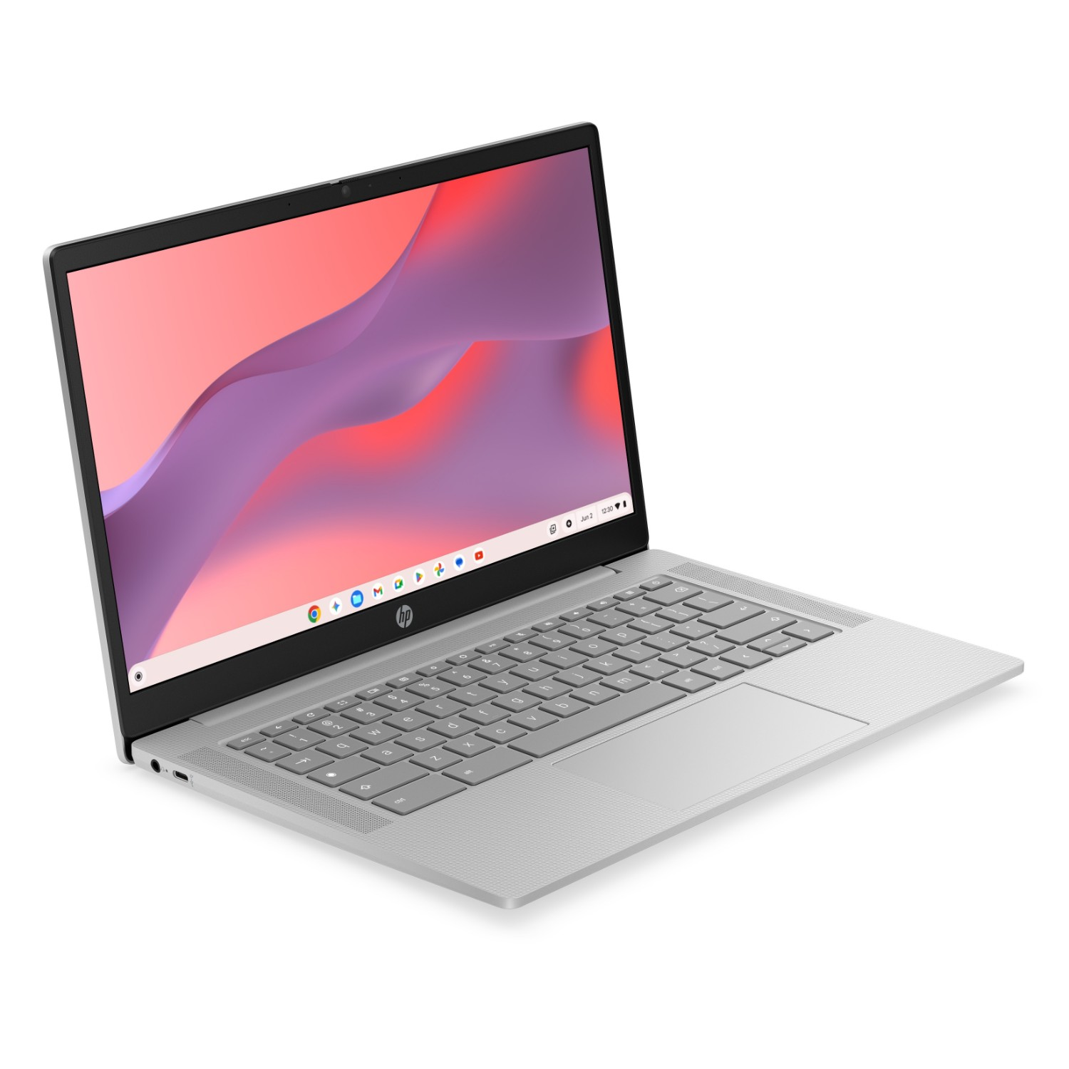 Un laptop HP argentato si trova inclinato su uno sfondo bianco con uno schermo colorato.