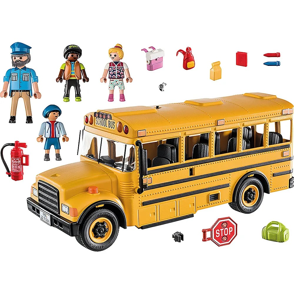 Un autobús escolar de juguete amarillo con figuras y accesorios sobre fondo blanco.