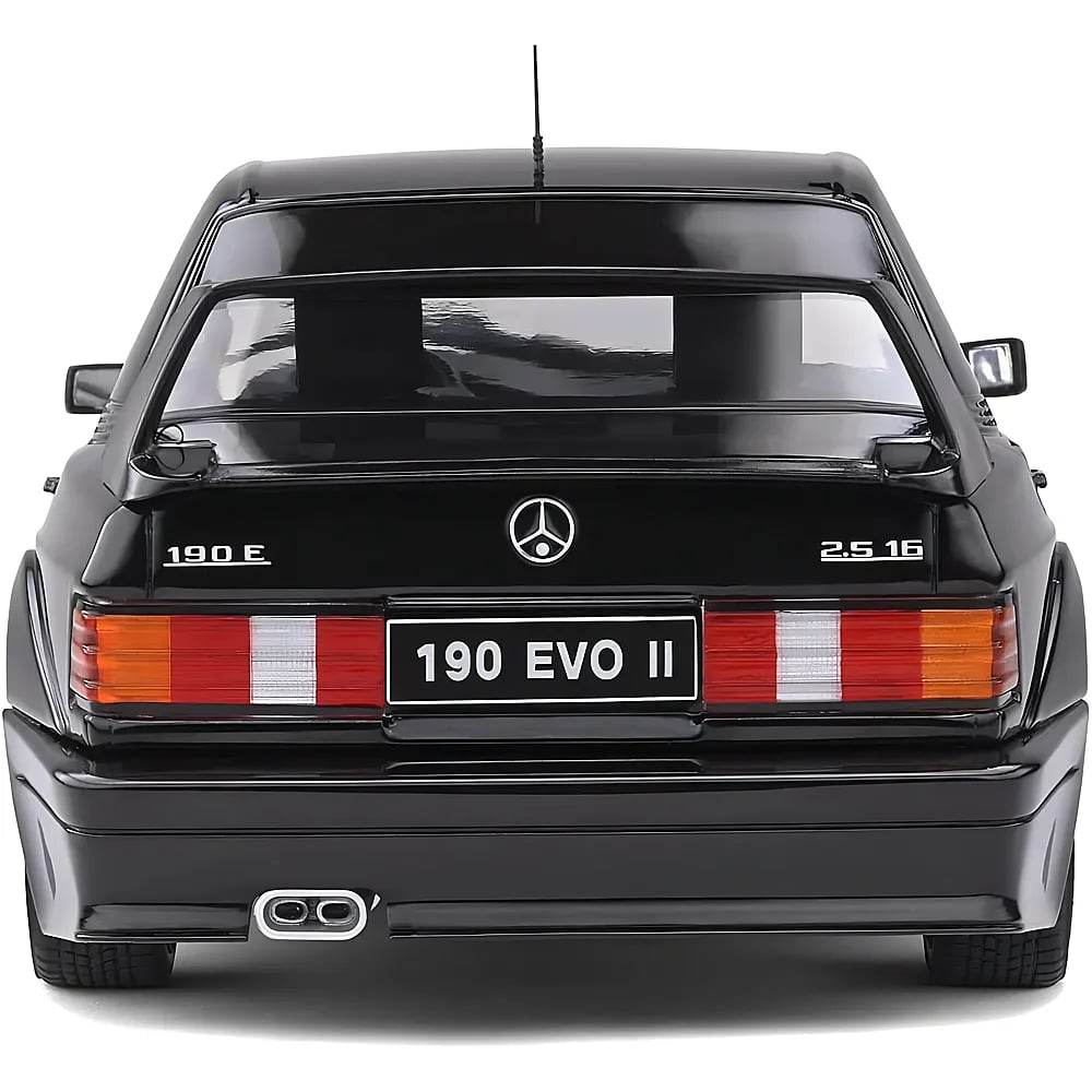 Vista posteriore di una Mercedes-Benz 190 E 2.5 16 Evo II nera con alettone.