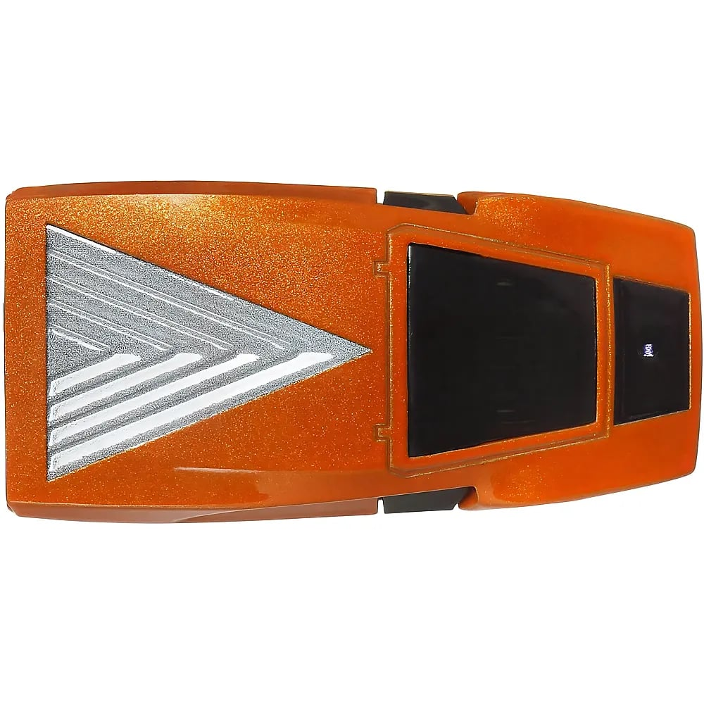 Une voiture jouet orange brillante avec des rayures argentées sur le dessus et des fenêtres sombres.