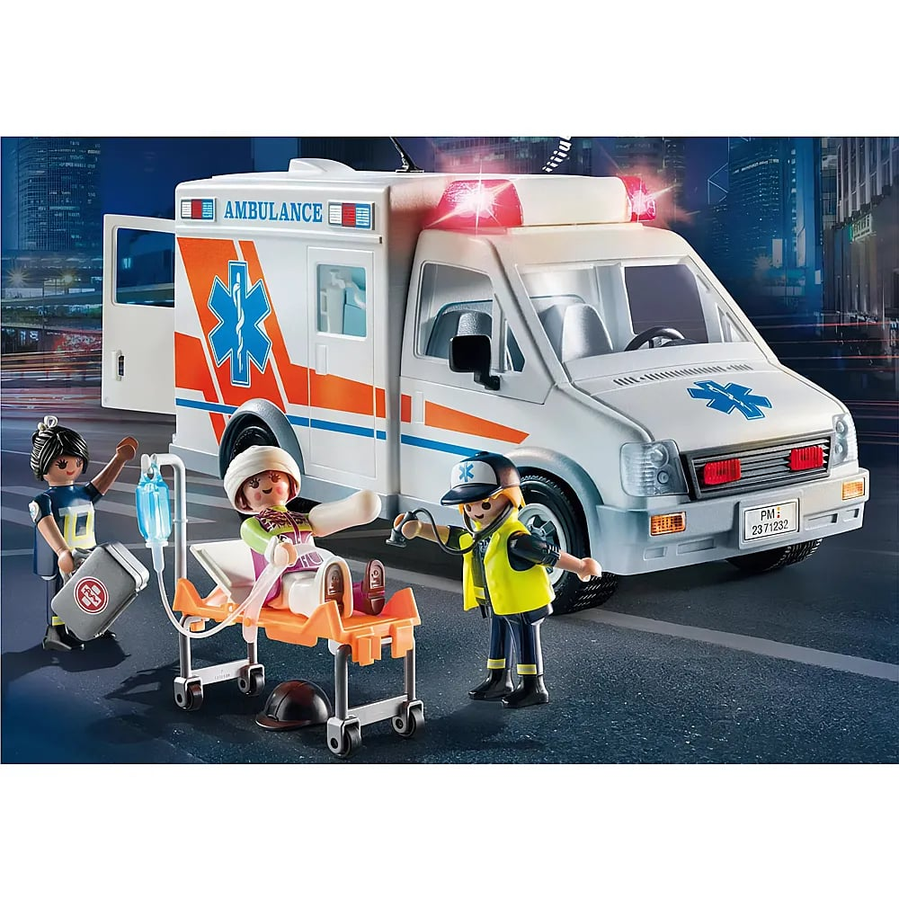 Ambulancia de Playmobil con paramédicos, paciente en camilla y equipo médico en un entorno nocturno.