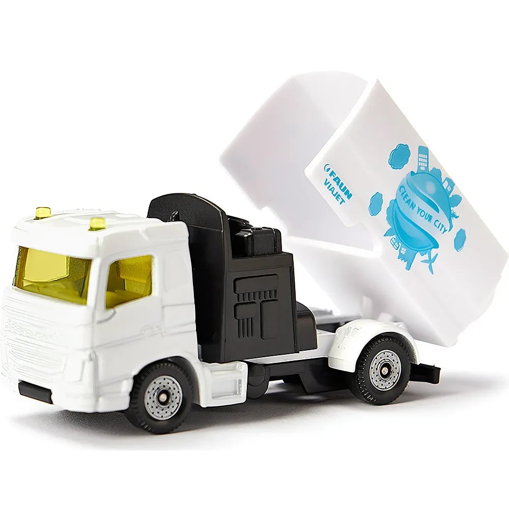 Ein weißer Spielzeug-Kehrmaschinen-Lkw mit blauen Aufschriften auf weißem Hintergrund.