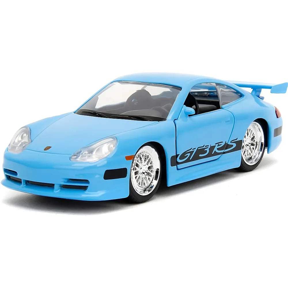 Un'auto giocattolo Porsche GT3 RS azzurra con cerchi cromati e scritta GT3 RS nera su sfondo bianco.