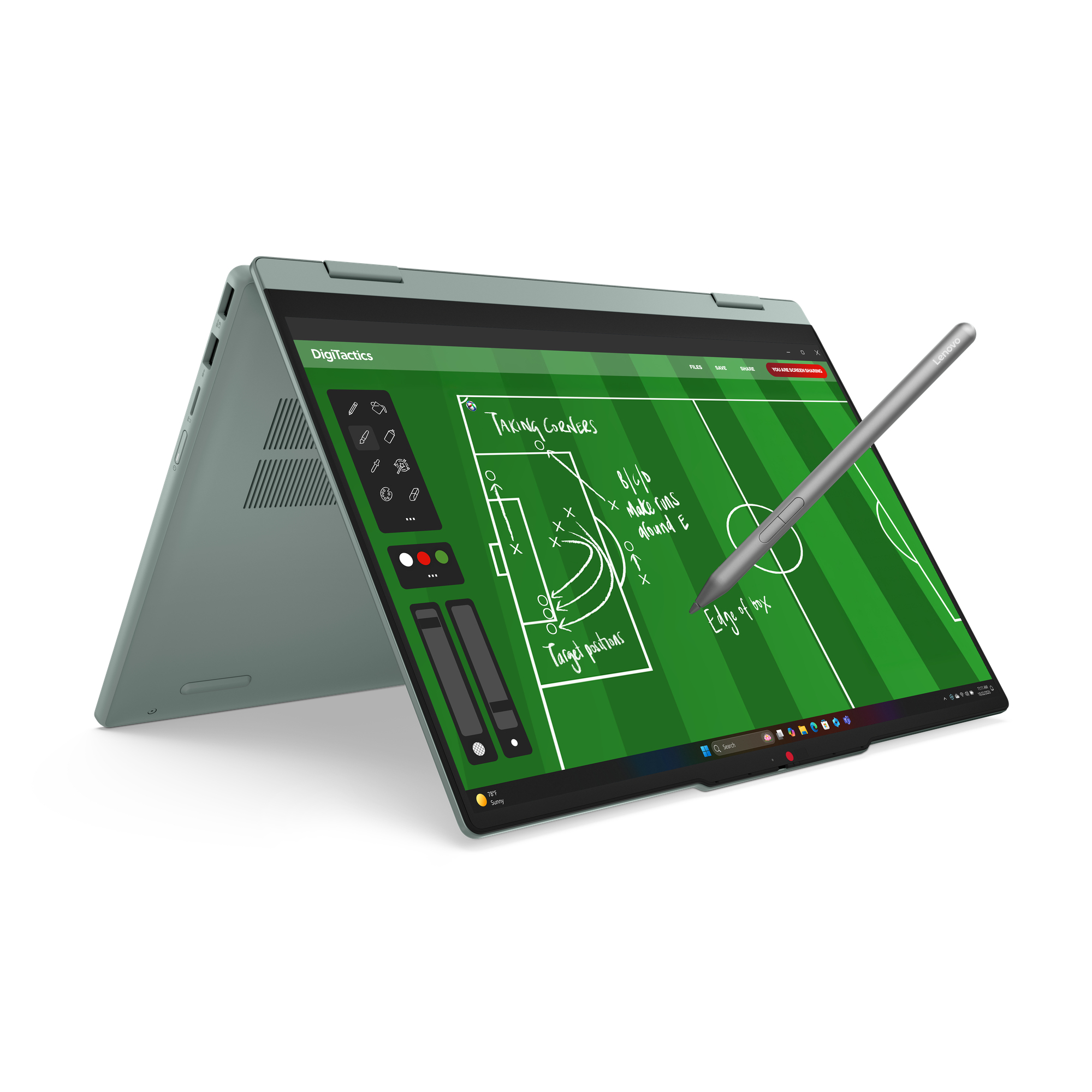 Ein grauer Laptop in Zeltform zeigt eine Taktiktafel-App auf dem Bildschirm, mit einem digitalen Stift daneben.
