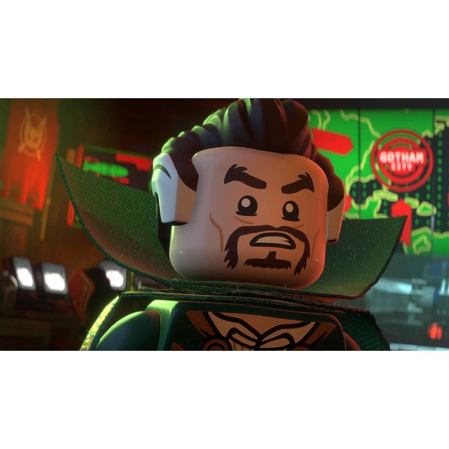 Una minifigura Lego con barba e mantello verde si trova di fronte a uno sfondo verde con il logo di Gotham City.