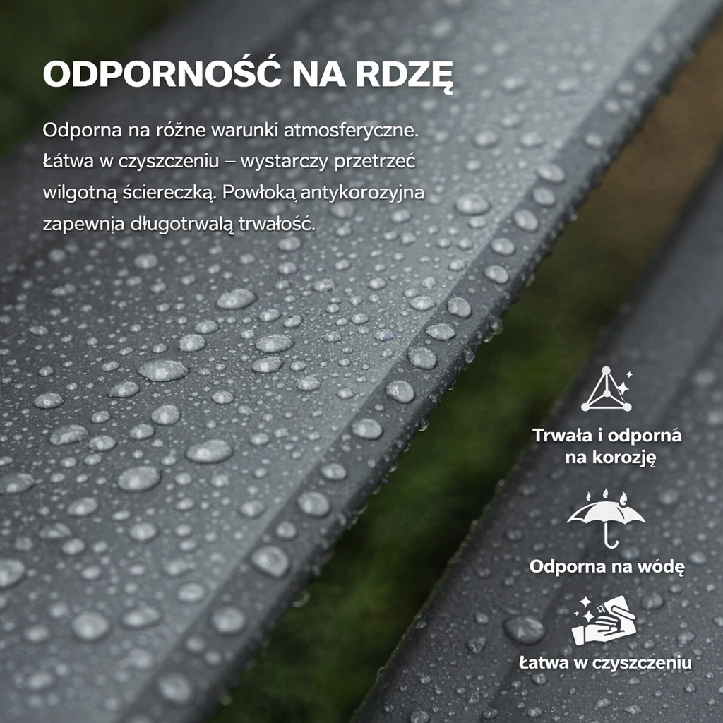 Krople wody na szarej, odpornej na korozję powierzchni metalowej z tekstem reklamowym w języku polskim.