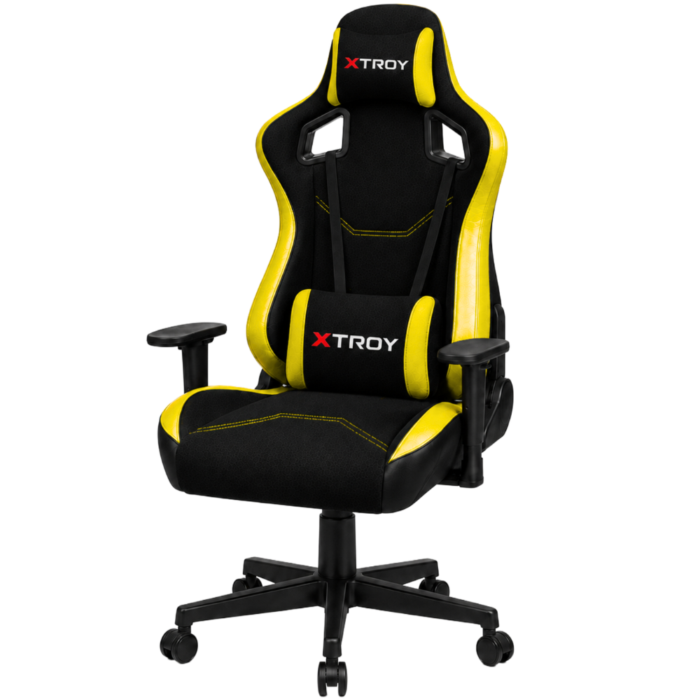 Başlıklı ve tekerlekli, siyah ve sarı renkte bir XTROY oyuncu koltuğu.