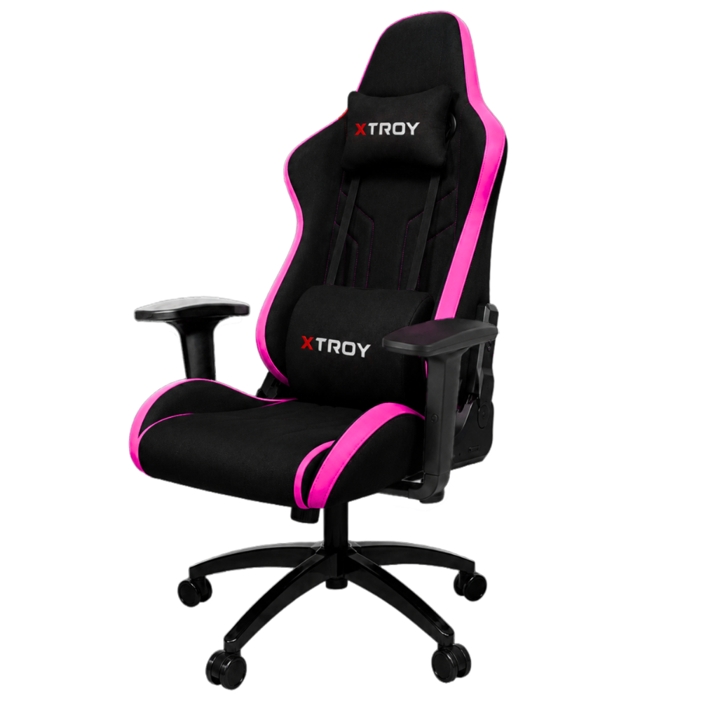 Beyaz arka planda tekerlekli ve yastıklı siyah ve pembe XTROY oyuncu koltuğu.