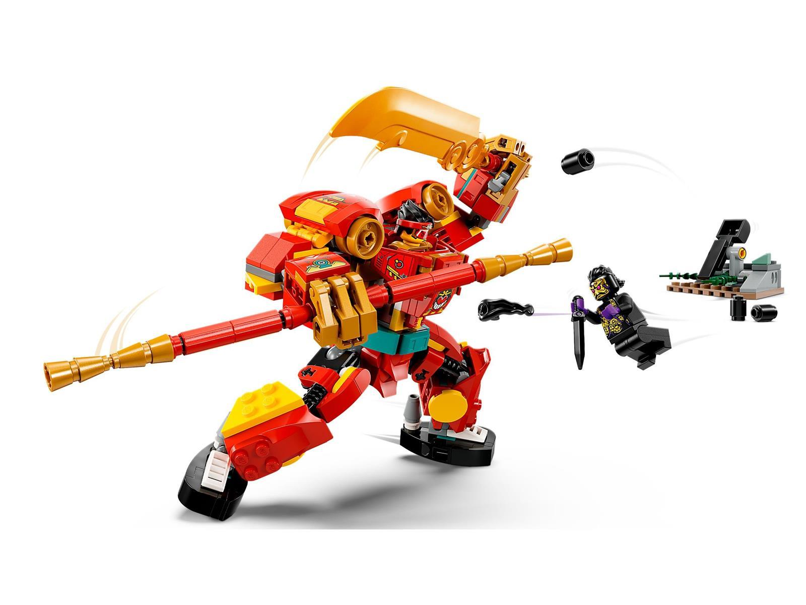 Ein roter Lego-Mech schwingt ein goldenes Schwert und hält einen Stab, während ein schwarzer Bösewicht ausweicht.