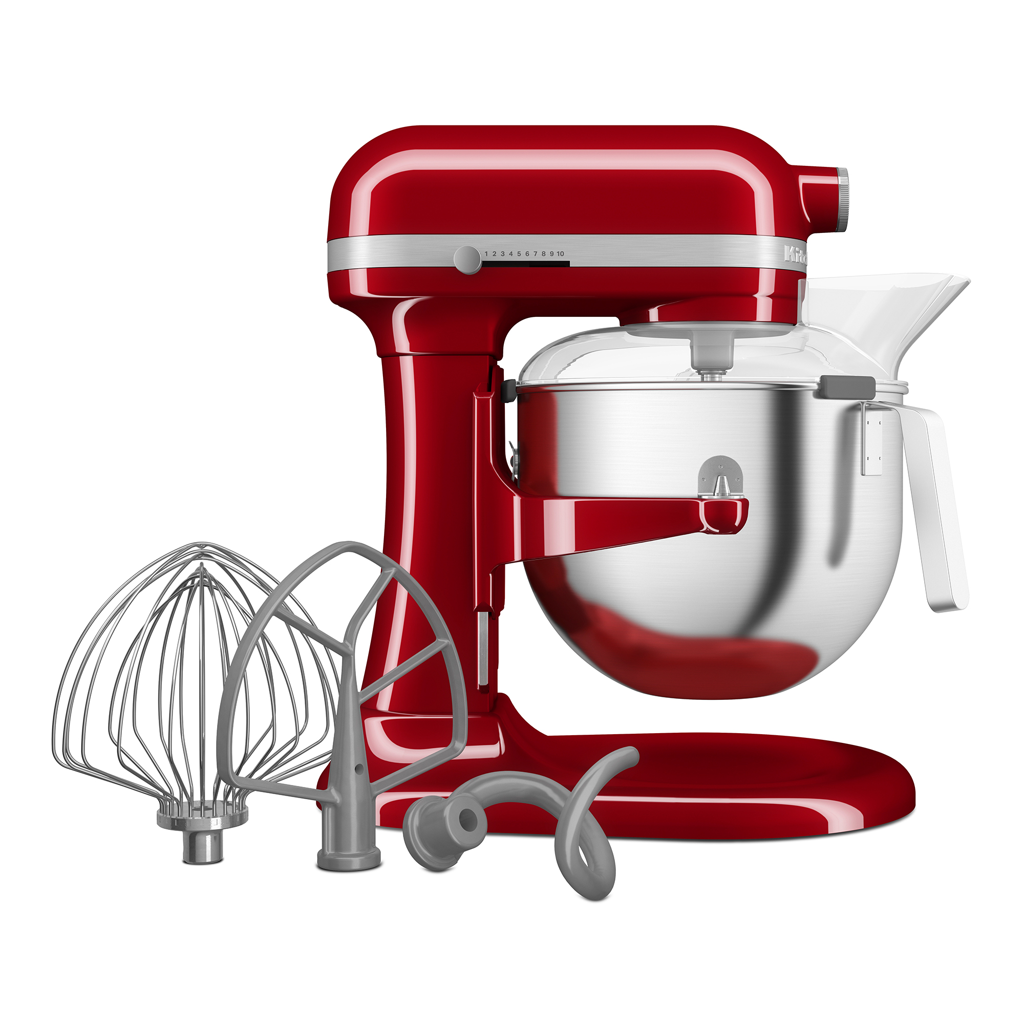 Eine rote Standmixer-Küchenmaschine mit Edelstahlschüssel und drei Aufsätzen auf weißem Hintergrund.
