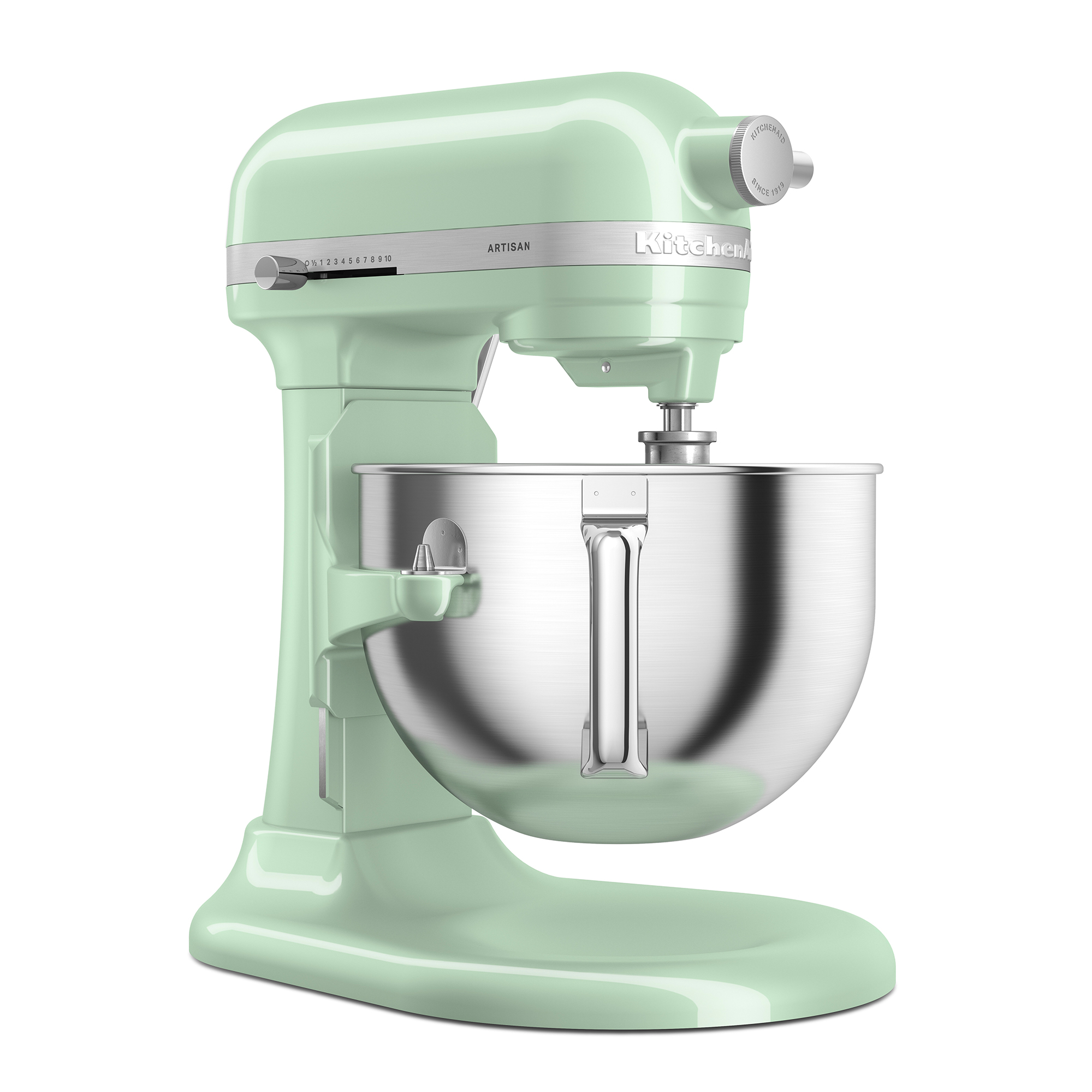 Ein hellgrüner KitchenAid Artisan Standmixer mit einer großen Edelstahl-Rührschüssel auf weißem Hintergrund.