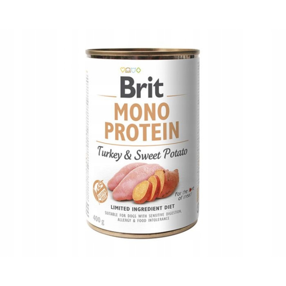 Puszka karma dla psa Brit Mono Protein z indykiem i słodkimi ziemniakami na białym tle.