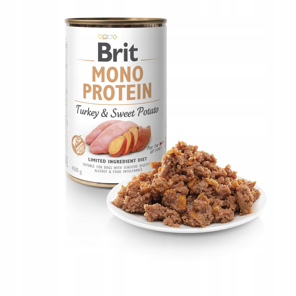 Puszka karmy dla psa Brit Mono Protein z indykiem i słodkimi ziemniakami obok talerza.