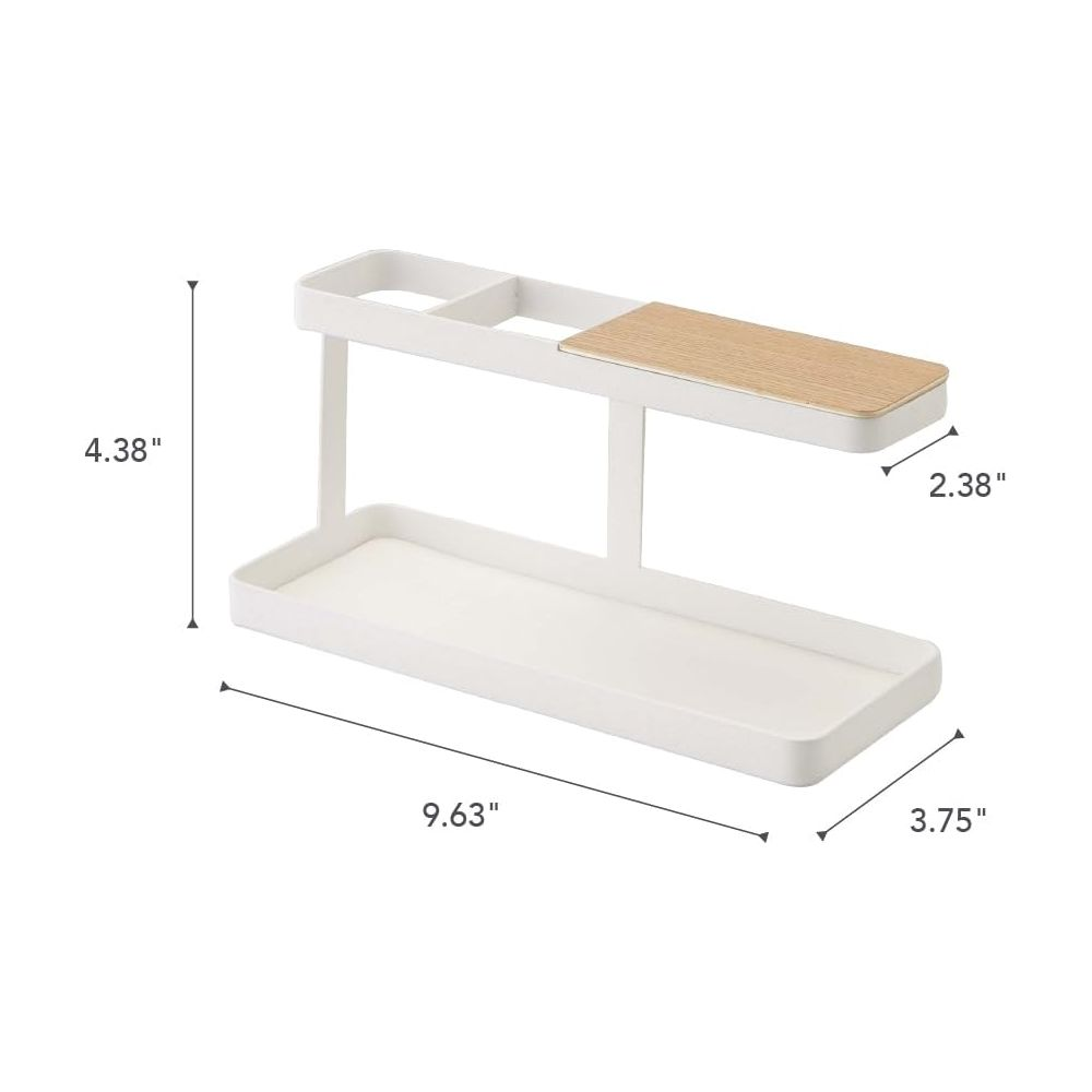 Biały metalowy i drewniany organizer o wymiarach 9,63x3,75x4,38 cala na białym tle.