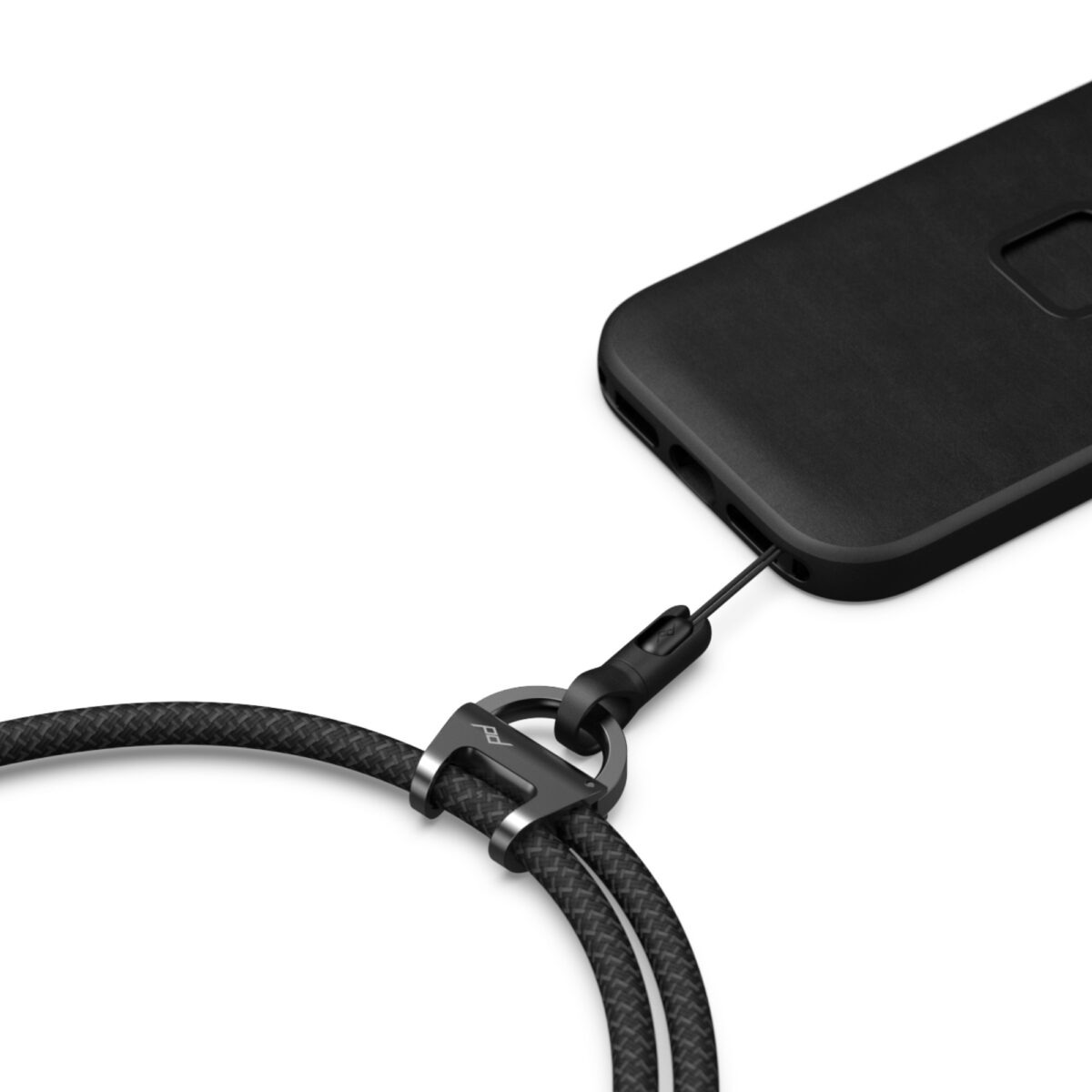 Czarny smartfon ze smyczą przymocowaną za pomocą metalowego pierścienia i karabińczyka.
