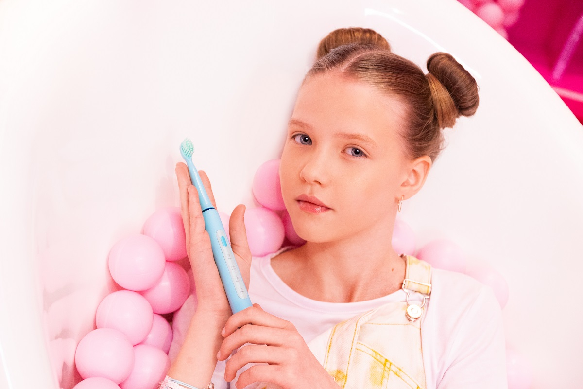 Szczoteczka soniczna VITAMMY SPLASH dla dzieci 8+, 60 000 drgań/min Fioletowa