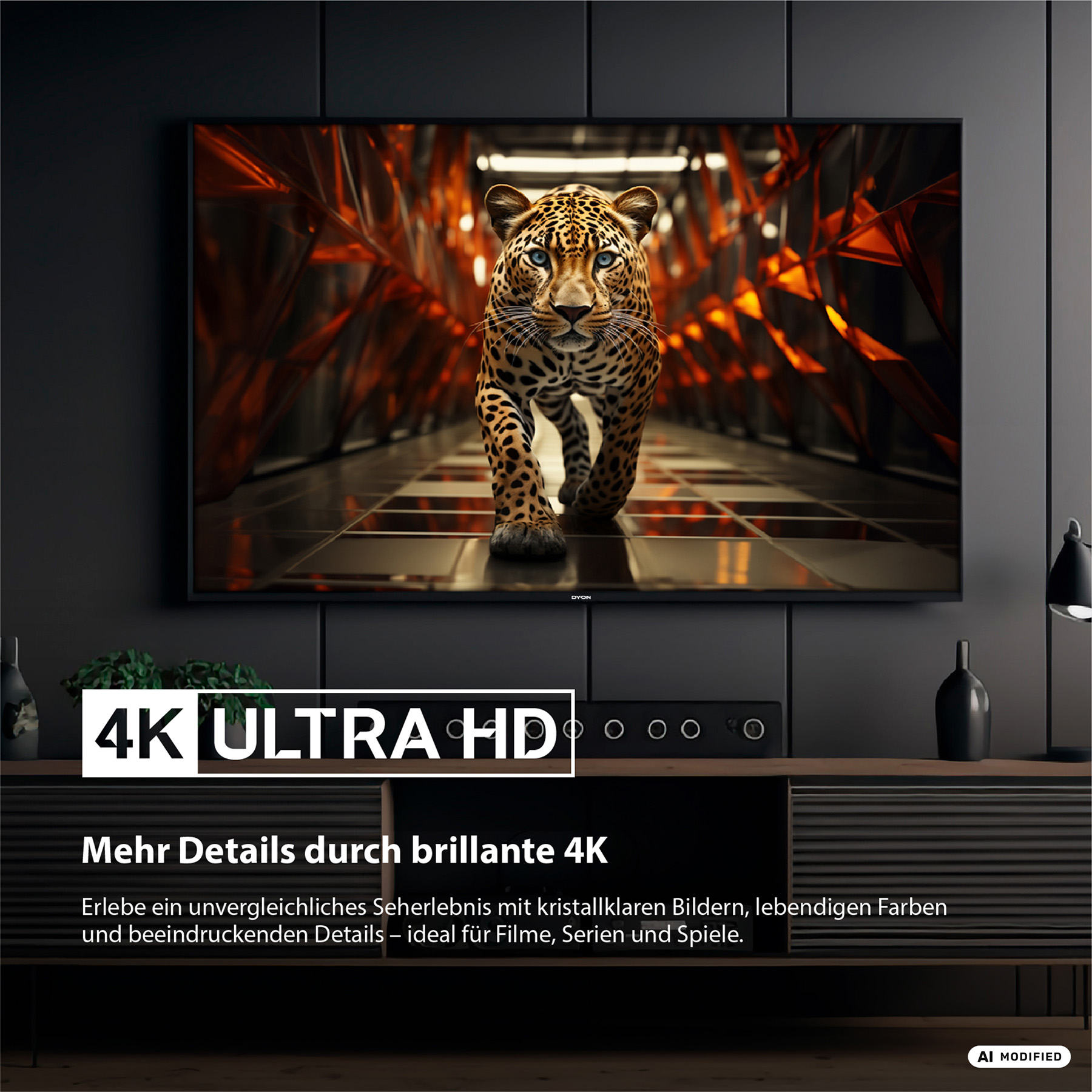 Ein Fernseher an einer Wand zeigt einen Geparden auf einem Flur mit Texten wie 4K Ultra HD und Produktbeschreibungen.