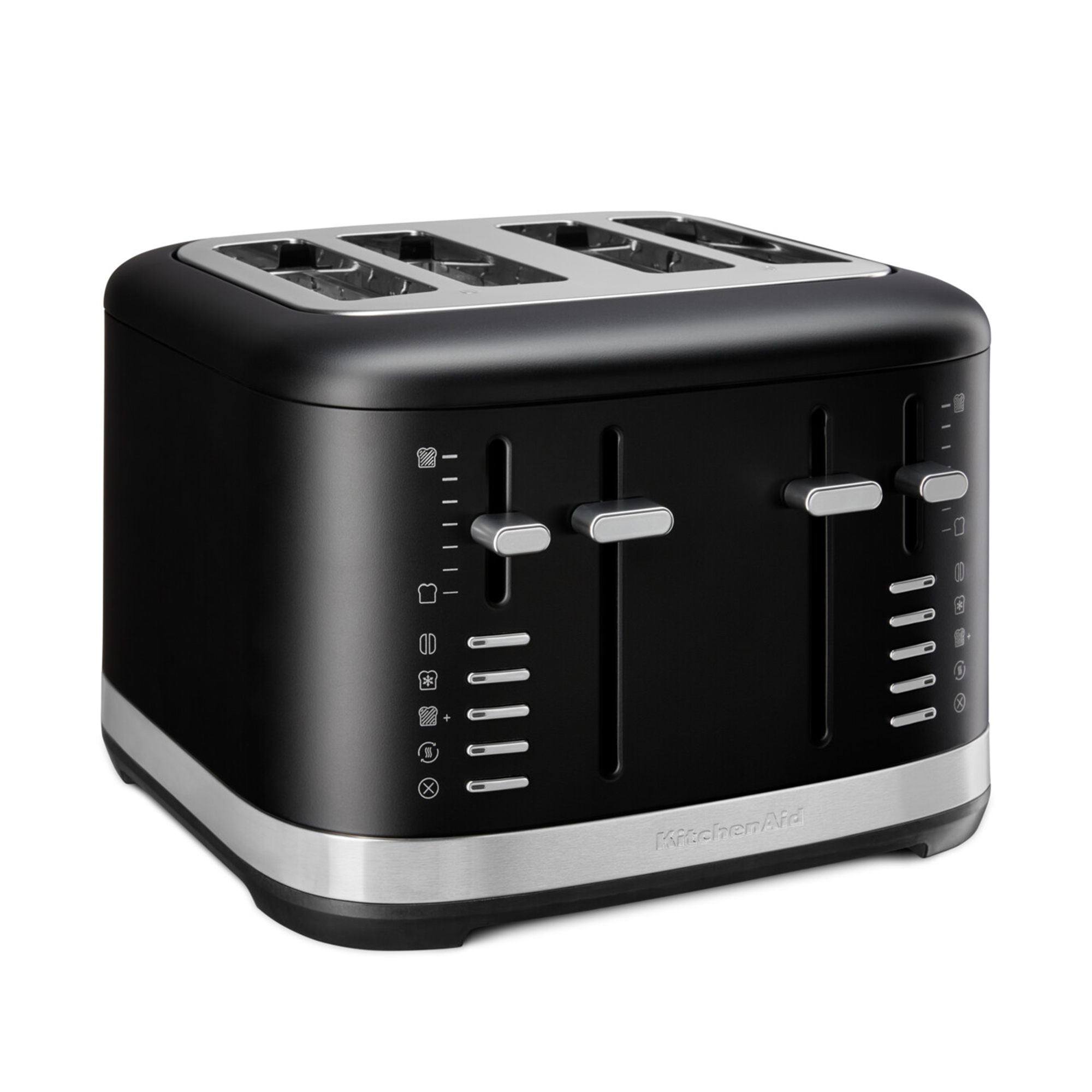 Un toaster KitchenAid nero a quattro scomparti con comandi argentati su sfondo bianco.