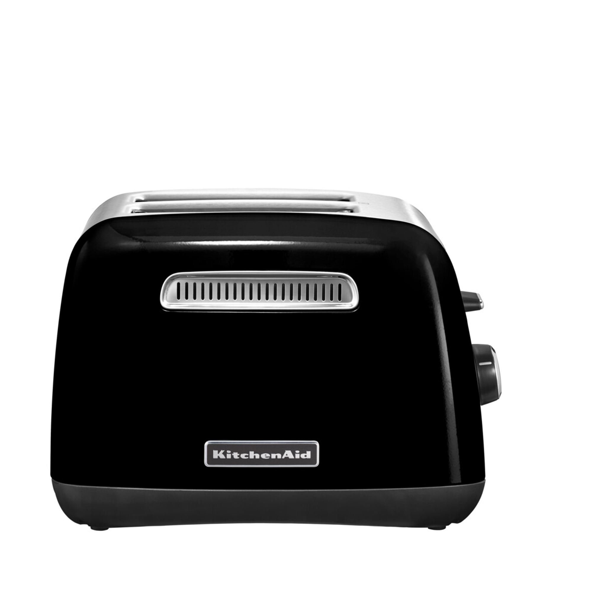 Czarny, błyszczący dwuszczelinowy toster KitchenAid ze srebrnymi pokrętłami na białym tle.