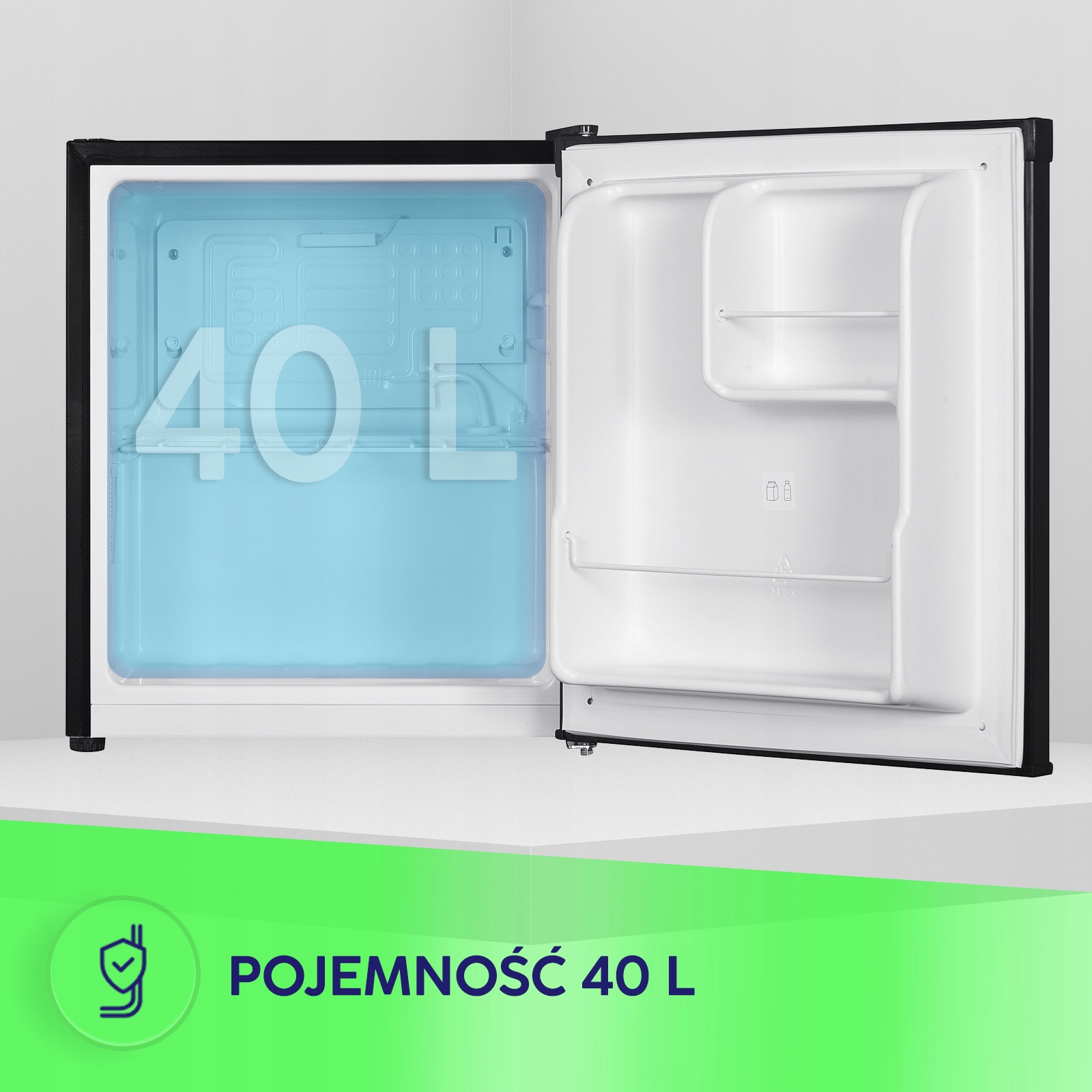 Otwarta mała lodówka o pojemności 40 litrów.