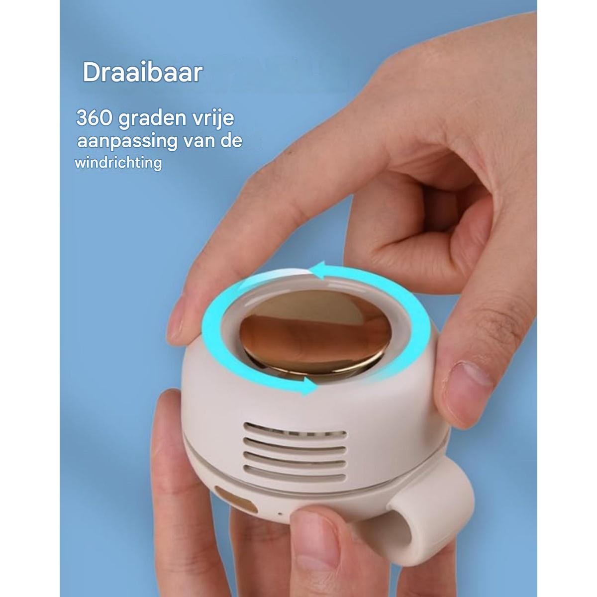 Hände halten einen kleinen, weißen Ventilator mit Goldknopf, der 360-Grad-Drehung zeigt.
