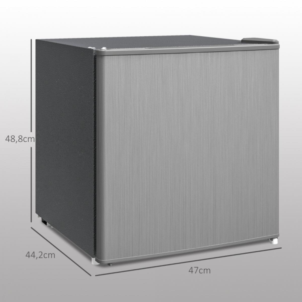 Kleiner schwarzer Mini-Kühlschrank mit silberner Tür und Maßangaben in cm auf grauem Hintergrund.