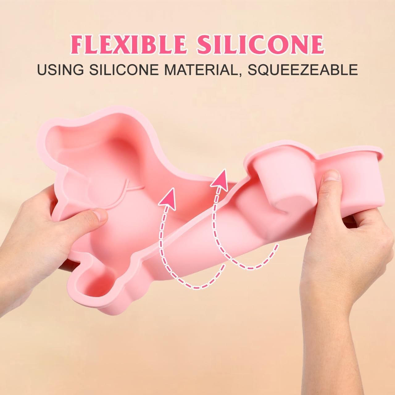 Hände biegen eine rosafarbene Silikonbackform, die Flexibilität zeigt.