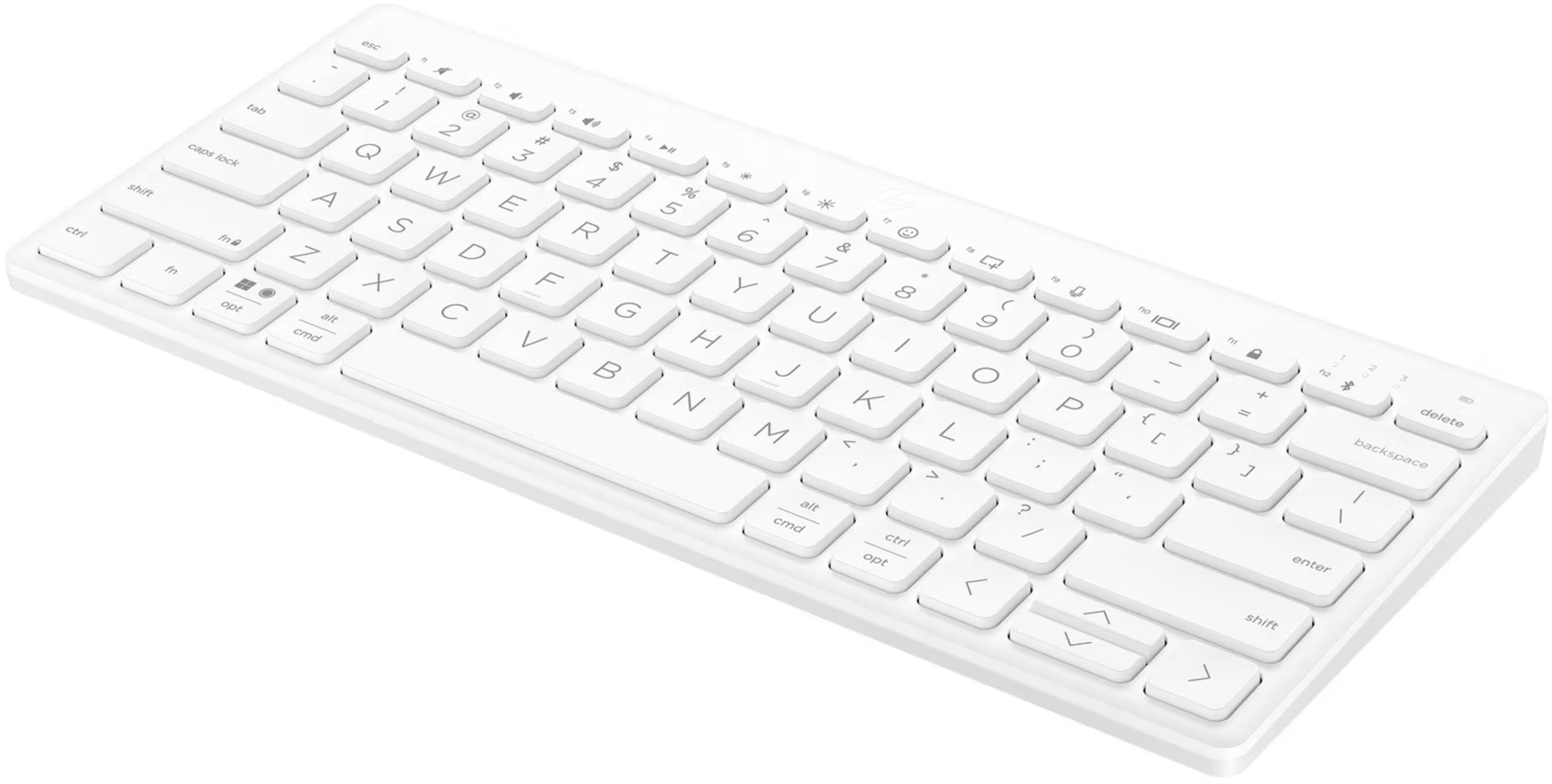 Eine kompakte, weiße kabellose Tastatur mit QWERTY-Layout und flachen Tasten auf weißem Hintergrund.