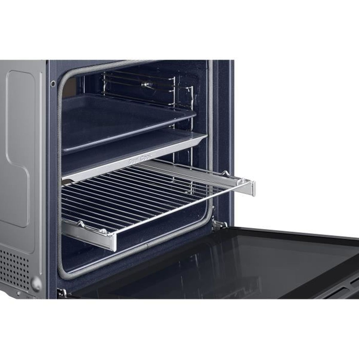 Offener Backofen mit zwei integrierten Blechen und einem ausziehbaren Metallgitter auf Schienen.